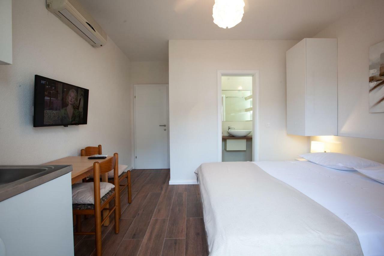 Apartmani Tina Podgora Eksteriør bilde
