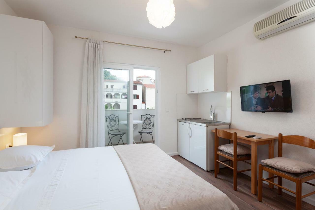 Apartmani Tina Podgora Eksteriør bilde