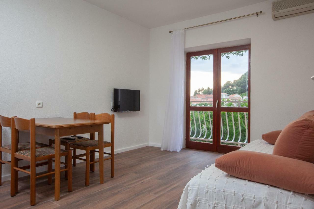Apartmani Tina Podgora Eksteriør bilde